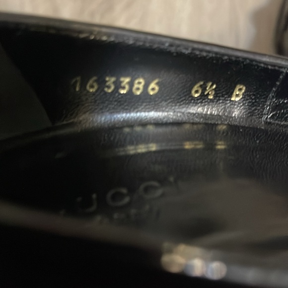 GUCCI BLACK PATENT LEATHER ROUND TOE PUMPS WITH SILVER HORSE-BIT BUCKLE 6.5 - Picture 7 of 10